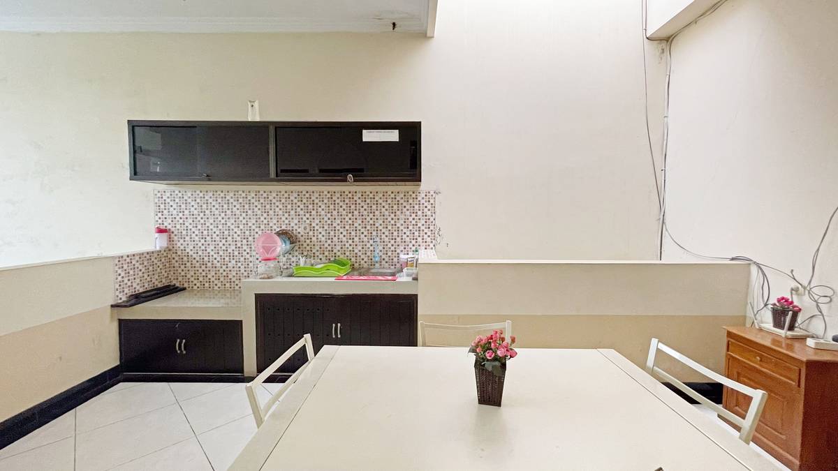 https://images.rukita.co/buildings/building/dababd93-858.jpg
