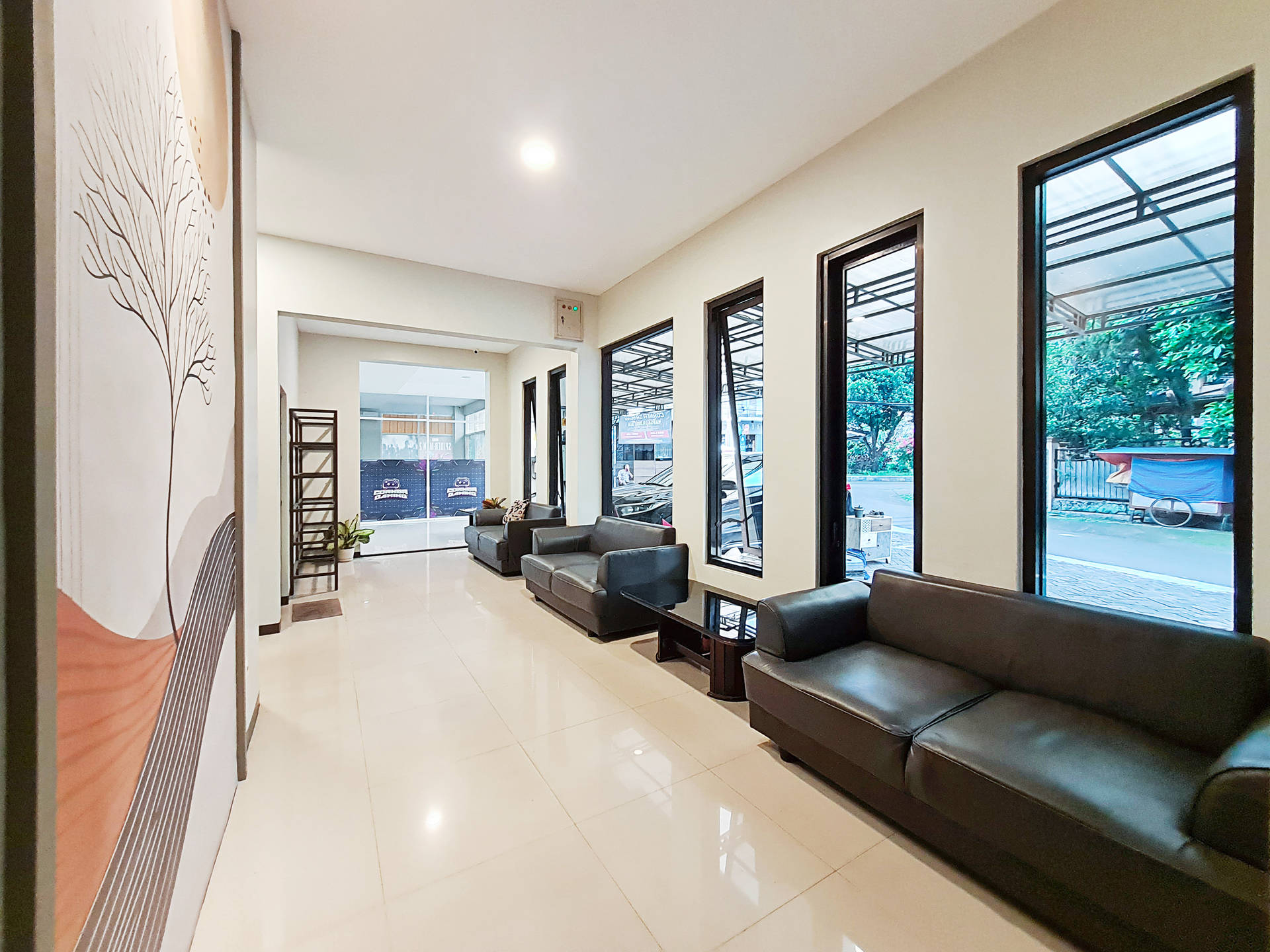 https://images.rukita.co/buildings/building/dadd8d8c-78c7-4944-b490-4fbe6a82657d.jpg