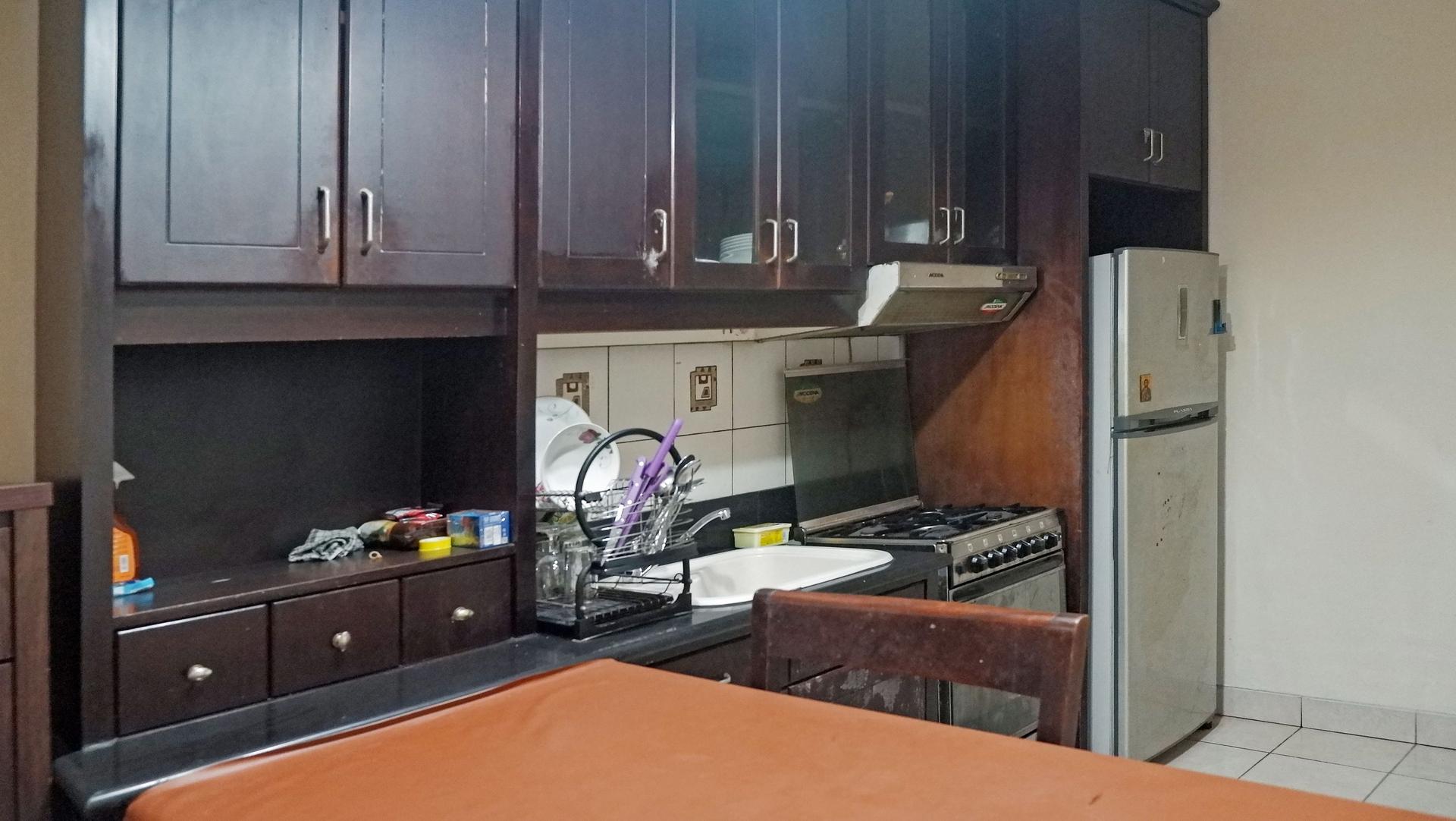 https://images.rukita.co/buildings/building/db1f3f13-75f.jpg