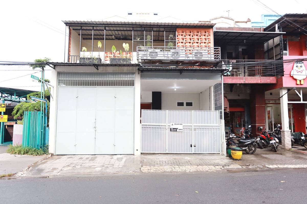 https://images.rukita.co/buildings/building/db93036b-58ed-4d11-84c0-44d8eedcbfa7.jpg