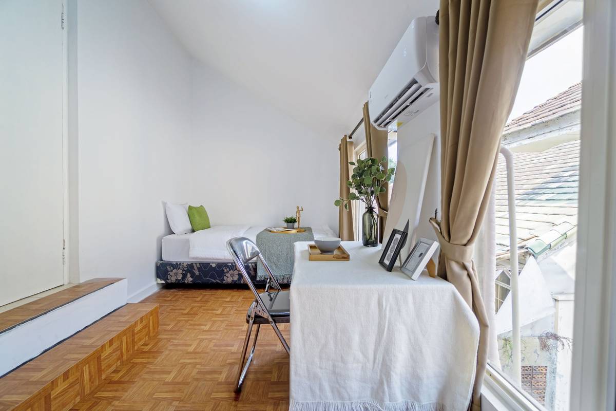 https://images.rukita.co/buildings/building/dbadb1d8-0a4.jpg