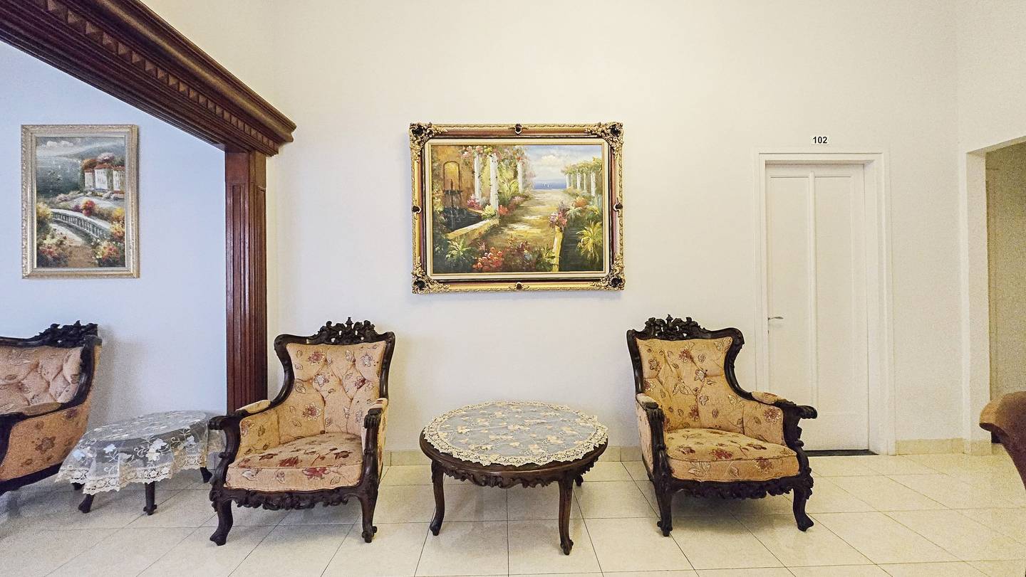 https://images.rukita.co/buildings/building/dbdaf459-7ea.jpg