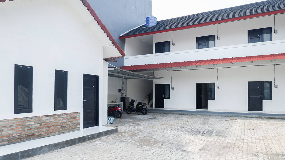 https://images.rukita.co/buildings/building/dc7ddd60-b14.jpg