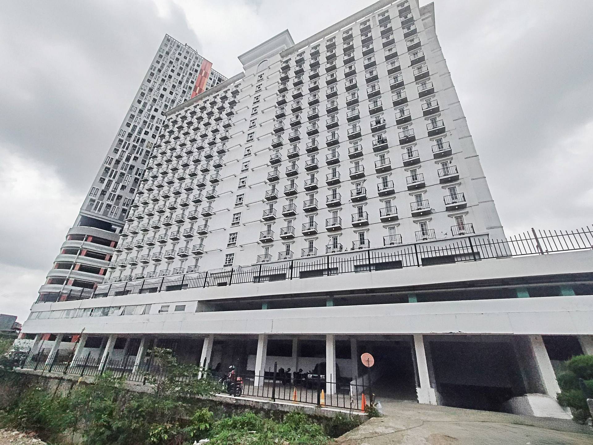 https://images.rukita.co/buildings/building/dd07ce3b-b8d.jpg