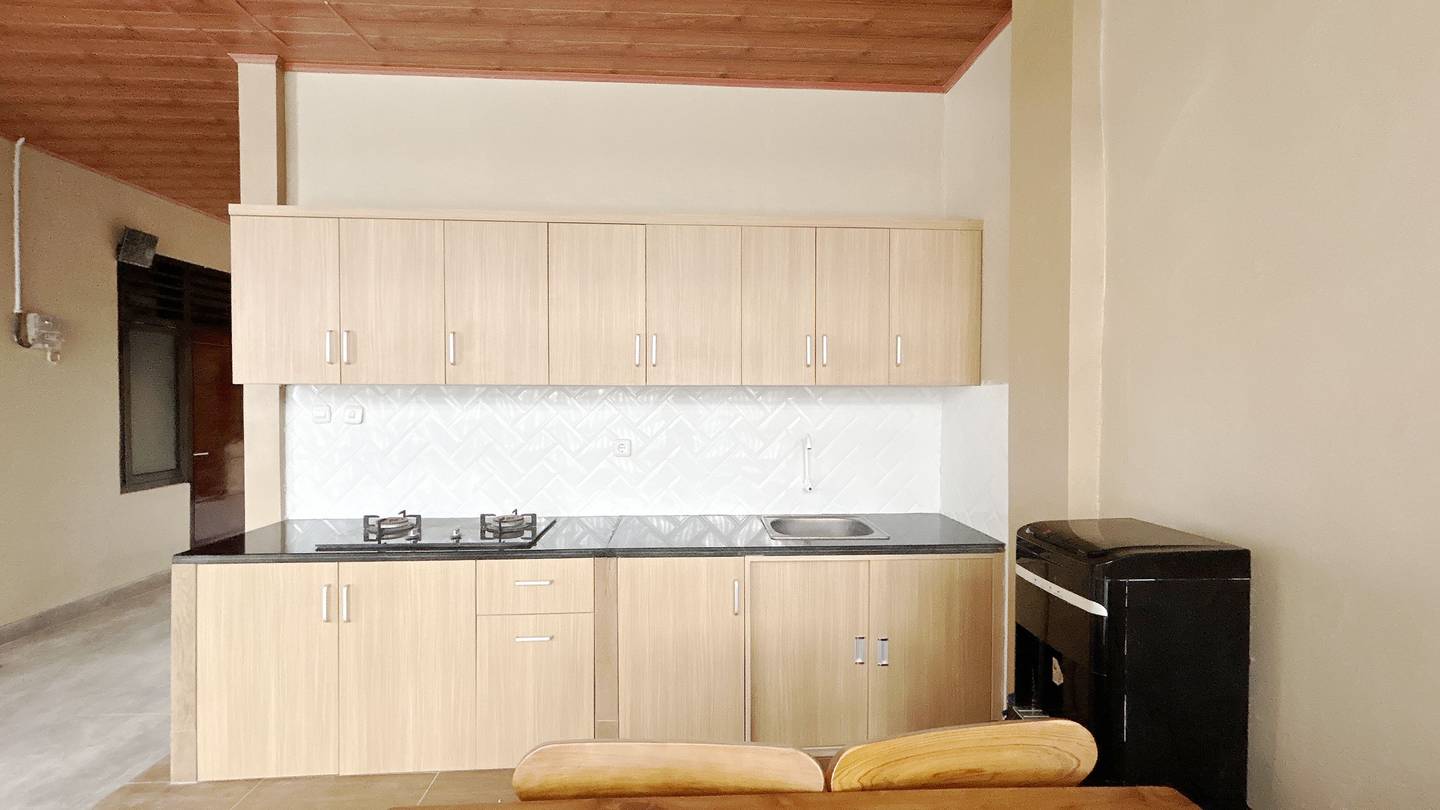 https://images.rukita.co/buildings/building/ddc426a5-271.jpg