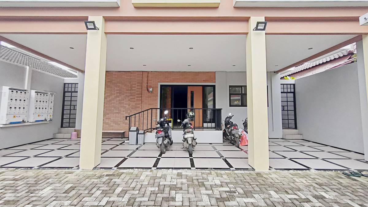 https://images.rukita.co/buildings/building/ddcc2c5a-417.jpg