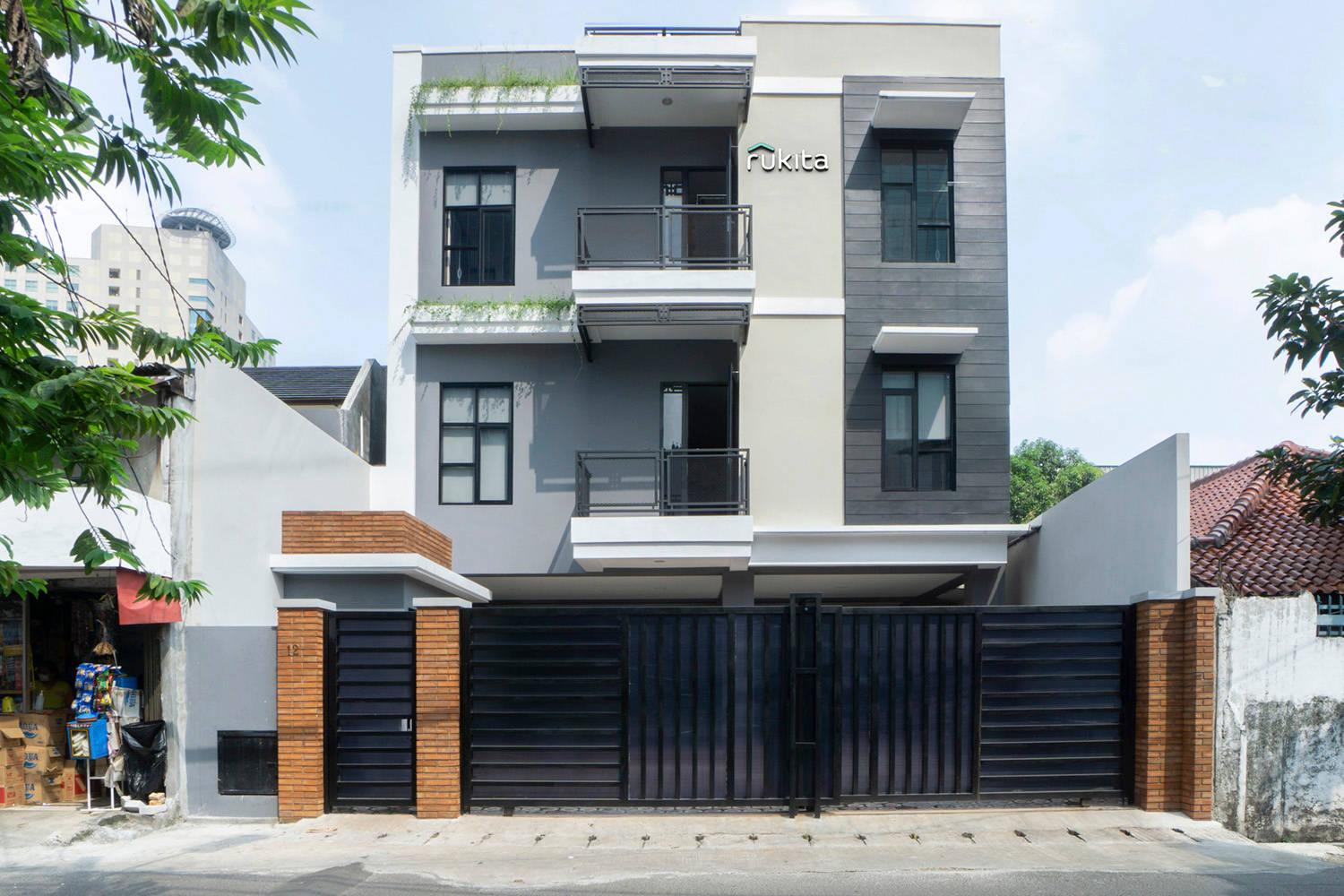 https://images.rukita.co/buildings/building/de3b7db7-103.jpg