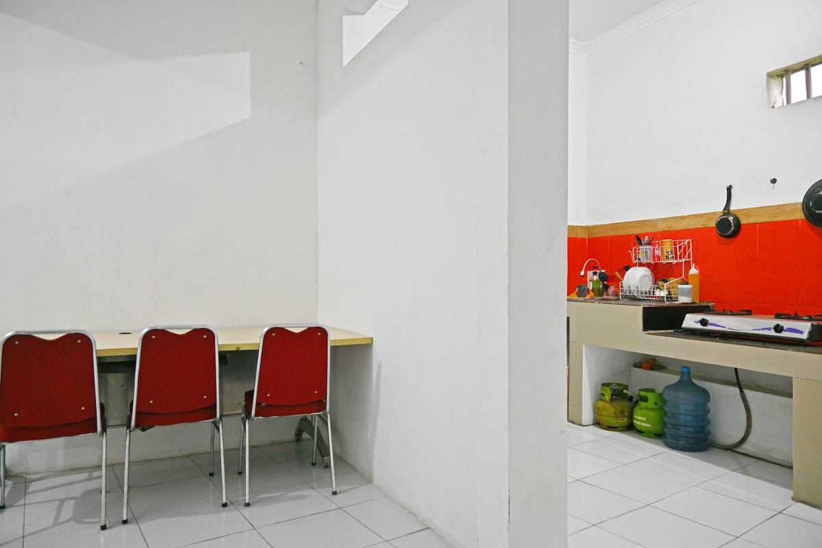 https://images.rukita.co/buildings/building/de5e4de5-4f7.jpg