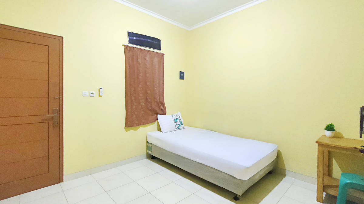 https://images.rukita.co/buildings/building/def55022-bc0.jpg