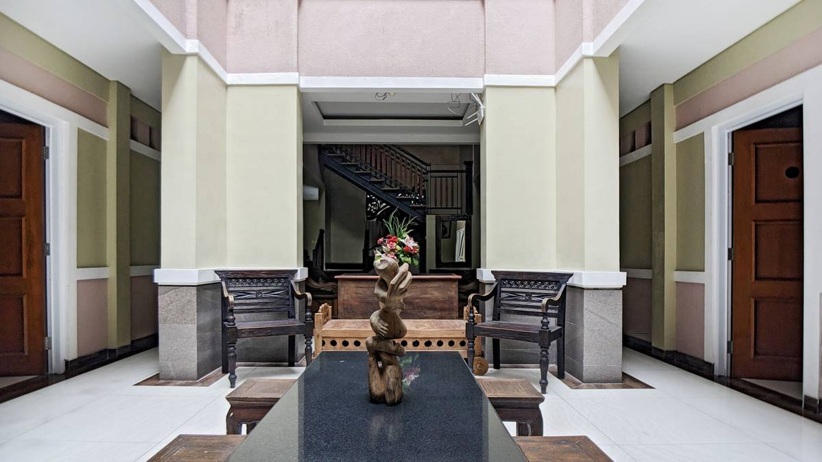 https://images.rukita.co/buildings/building/df2a6756-fde.jpg