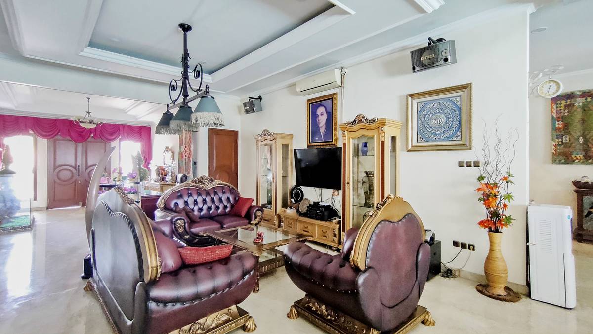 https://images.rukita.co/buildings/building/e0356926-8fd.jpg