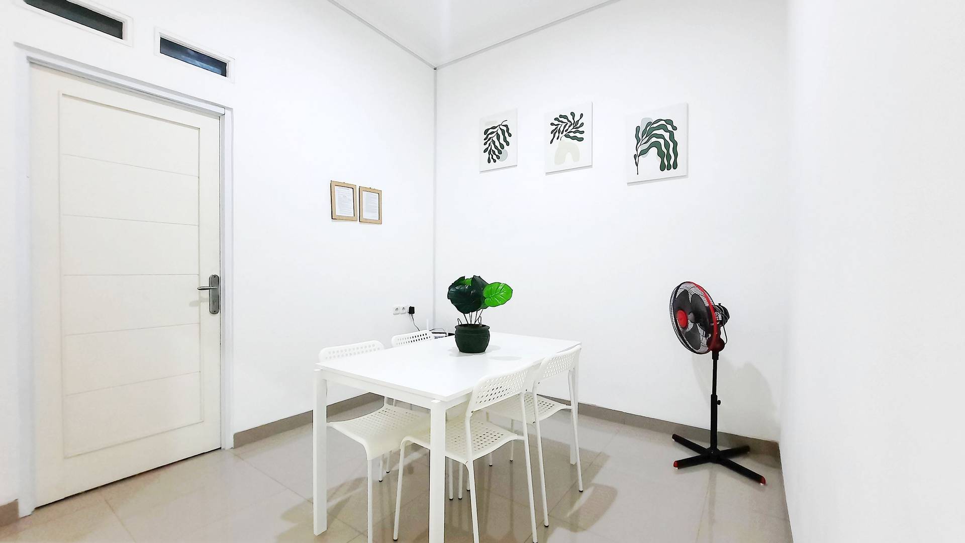 https://images.rukita.co/buildings/building/e055382b-0eef-47ff-97fa-aa9ff349b0e6.jpg