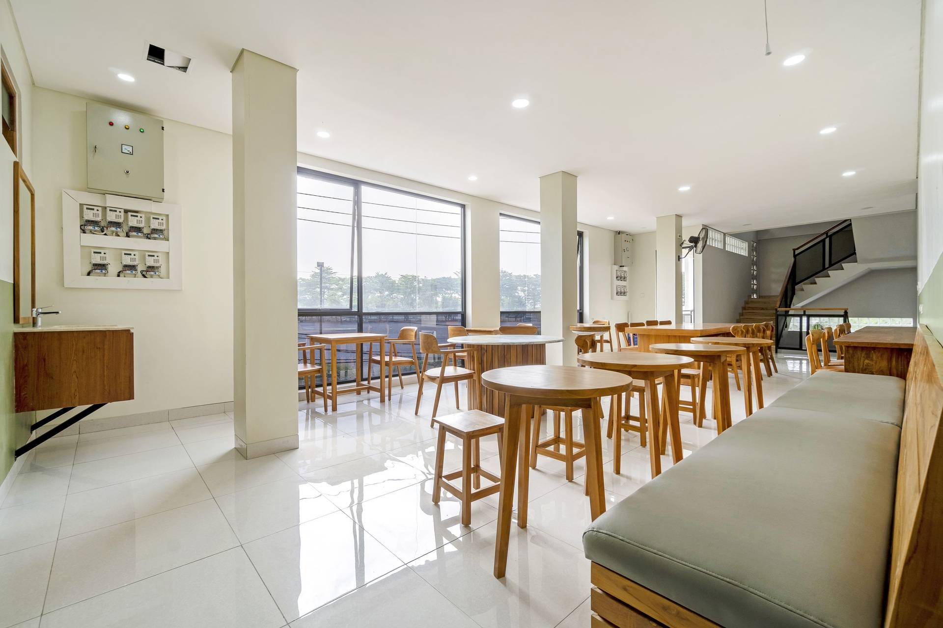 https://images.rukita.co/buildings/building/e0fc0ca1-3f69-4f01-a843-c40c7d0eb90b.jpg