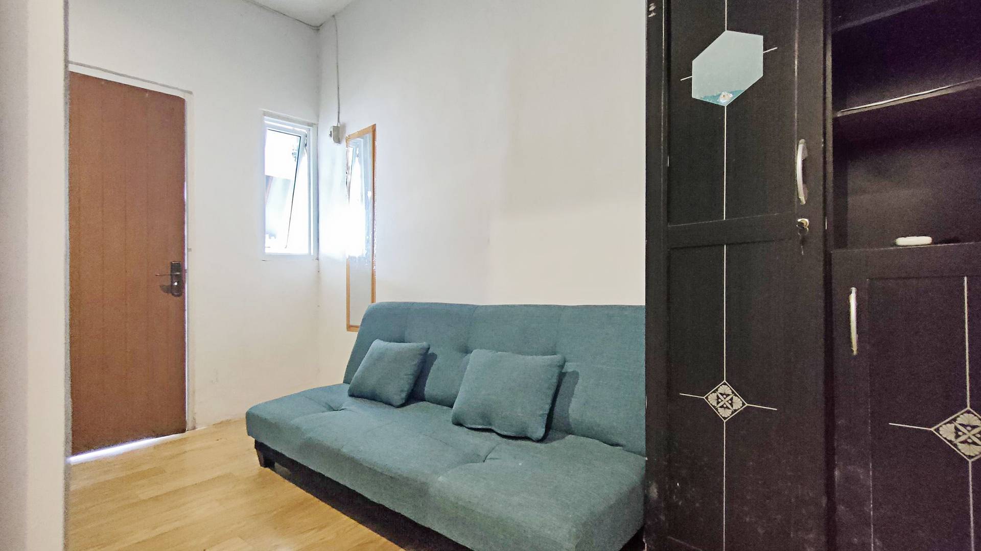 https://images.rukita.co/buildings/building/e1065bd0-651.jpg