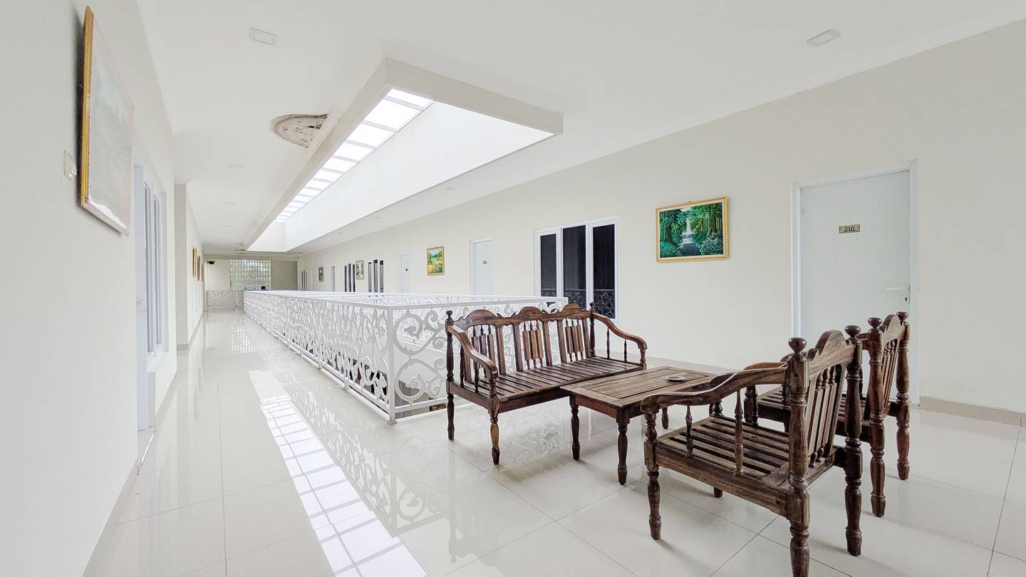 https://images.rukita.co/buildings/building/e1533930-81d.jpg