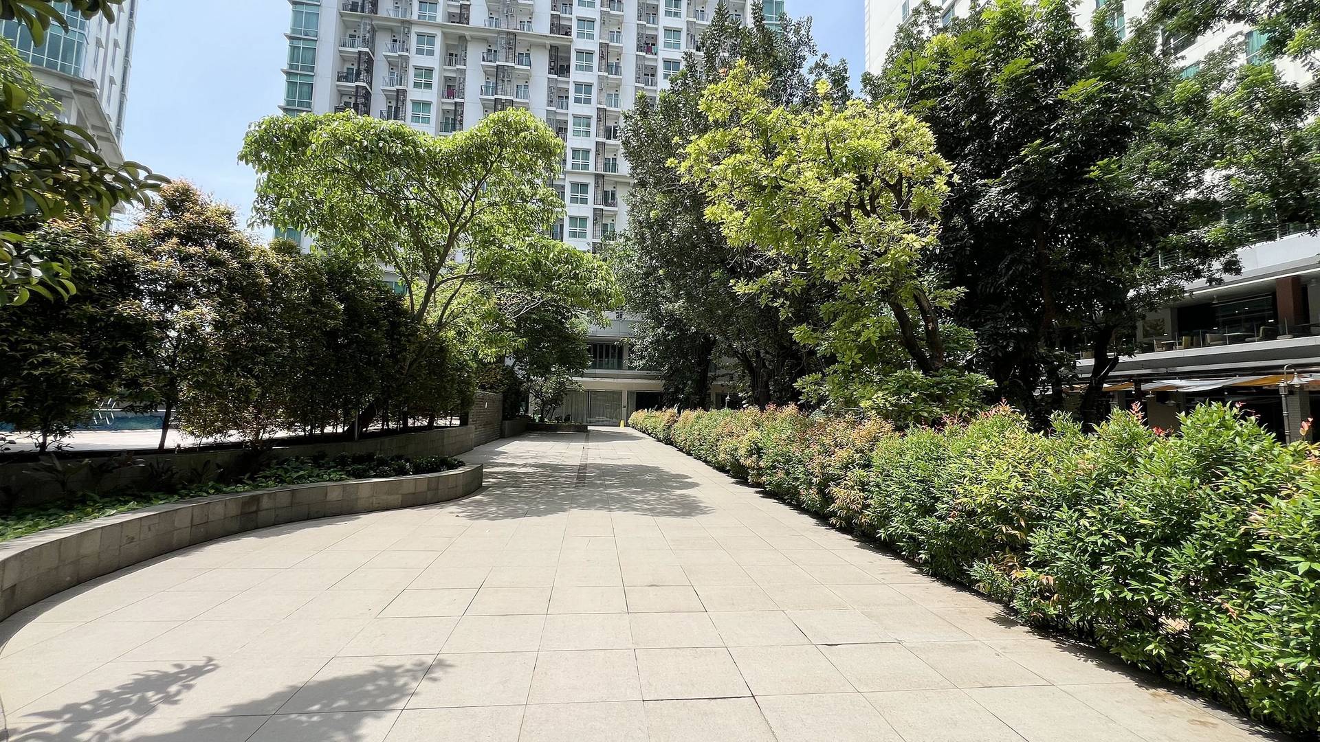https://images.rukita.co/buildings/building/e289d33a-261.jpg
