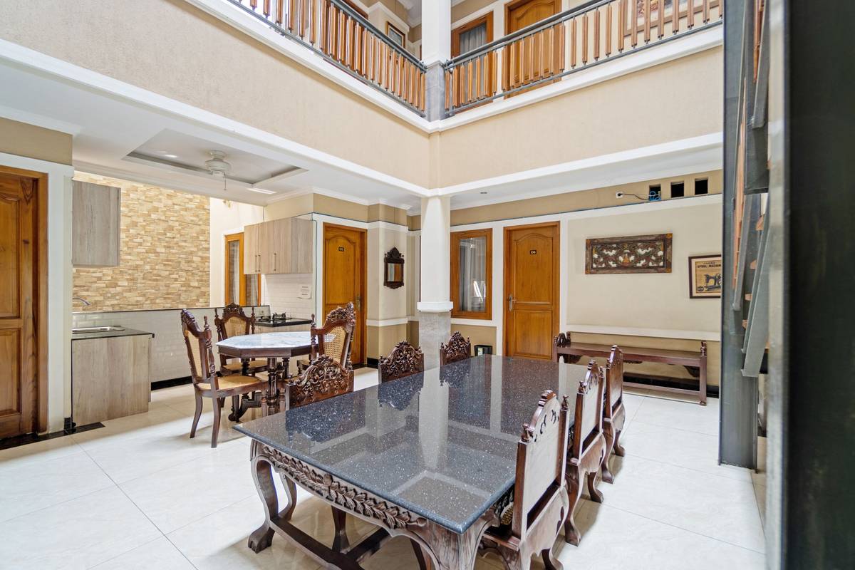 https://images.rukita.co/buildings/building/e2bb3f44-446.jpg