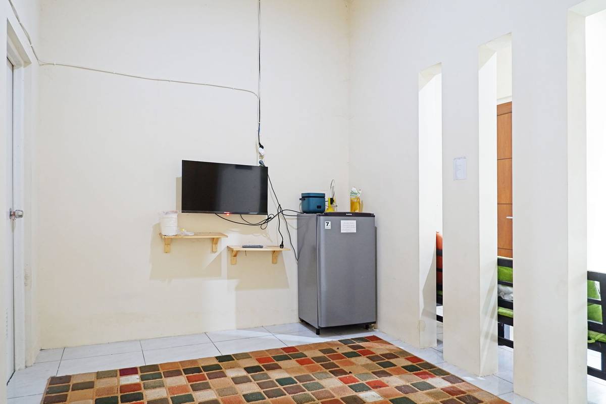https://images.rukita.co/buildings/building/e2d98b15-4bc.jpg