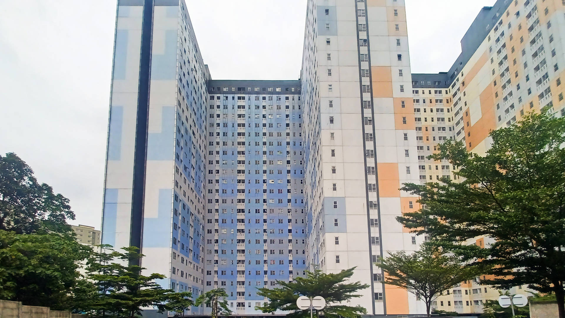 https://images.rukita.co/buildings/building/e373d2b0-cf56-44bc-ab4c-da192fd42699.jpg