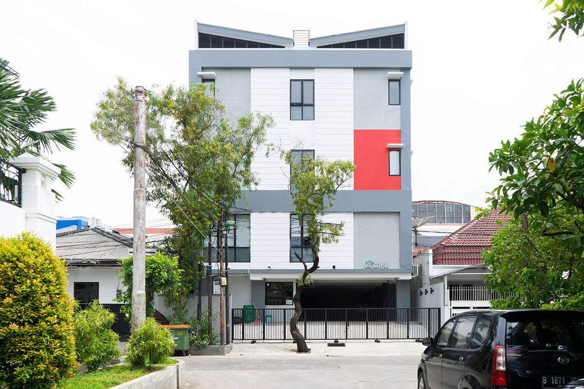 https://images.rukita.co/buildings/building/e42ebbc2-c19.jpg