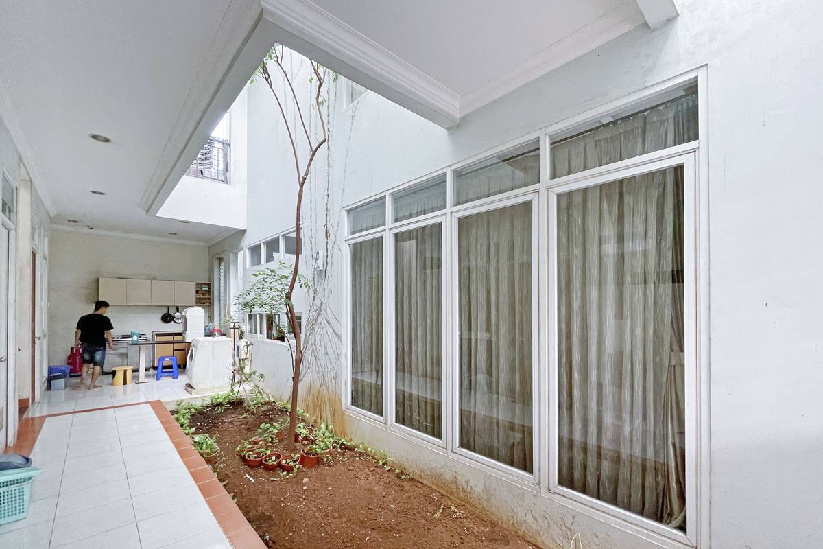 https://images.rukita.co/buildings/building/e51527ca-e12.jpg