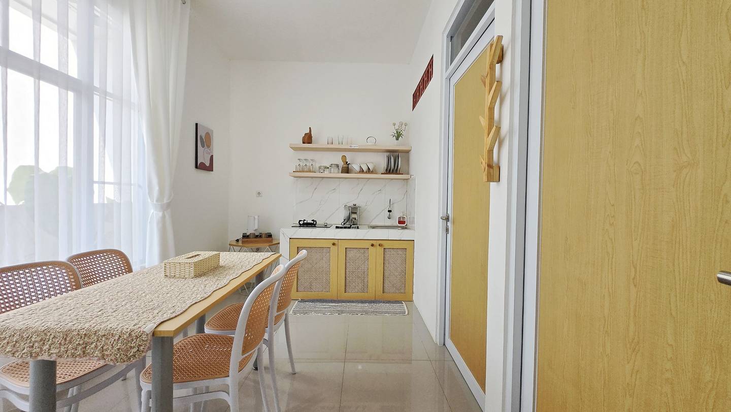 https://images.rukita.co/buildings/building/e52204fe-f66.jpg