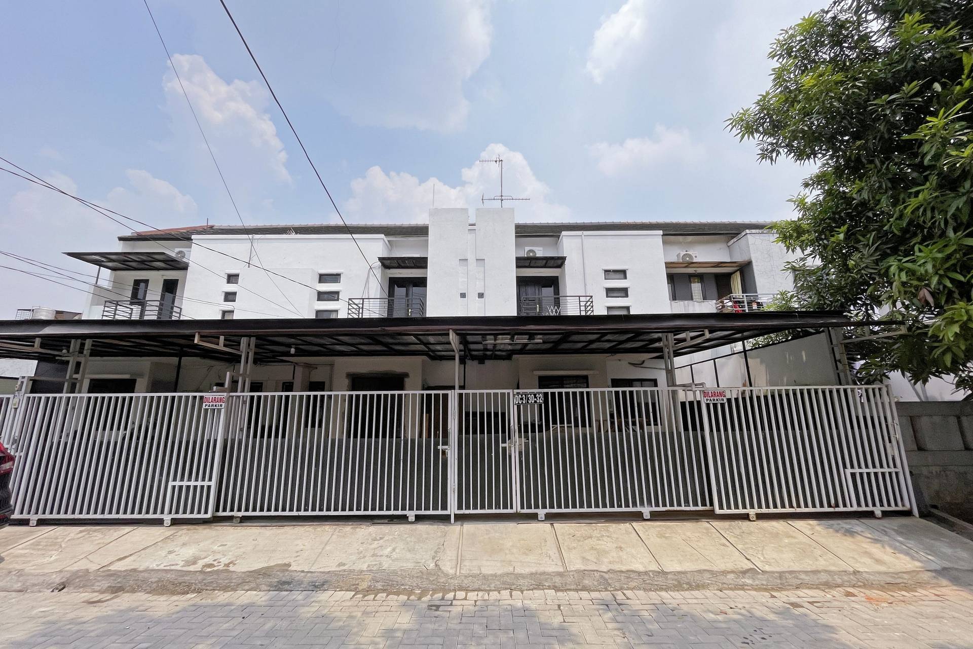 https://images.rukita.co/buildings/building/e5c46fbf-ffa.jpg