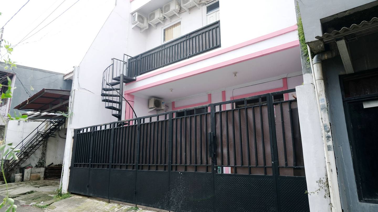 https://images.rukita.co/buildings/building/e60e432c-640.jpg