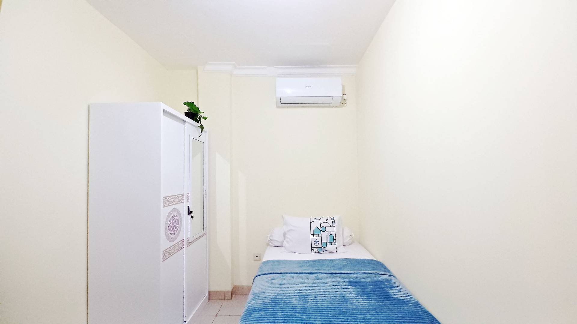 https://images.rukita.co/buildings/building/e958acba-403.jpg