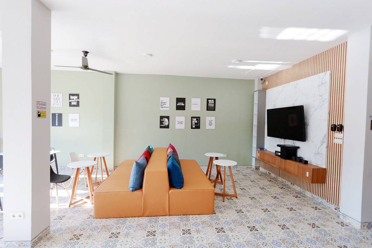 https://images.rukita.co/buildings/building/e9e10600-eed.jpg