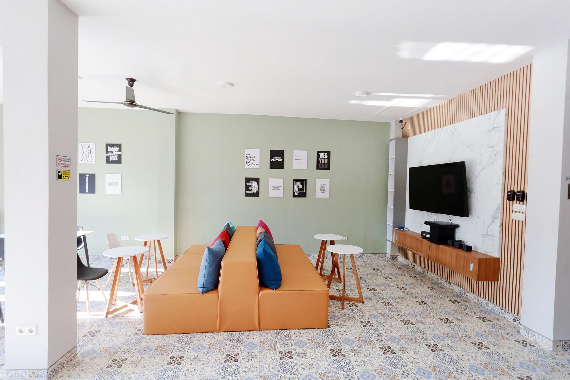 https://images.rukita.co/buildings/building/e9e10600-eed.jpg