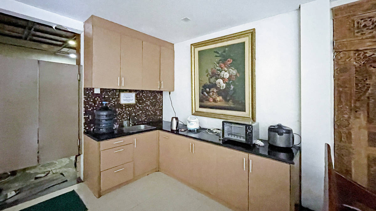 https://images.rukita.co/buildings/building/e9e3d878-0d7.jpg
