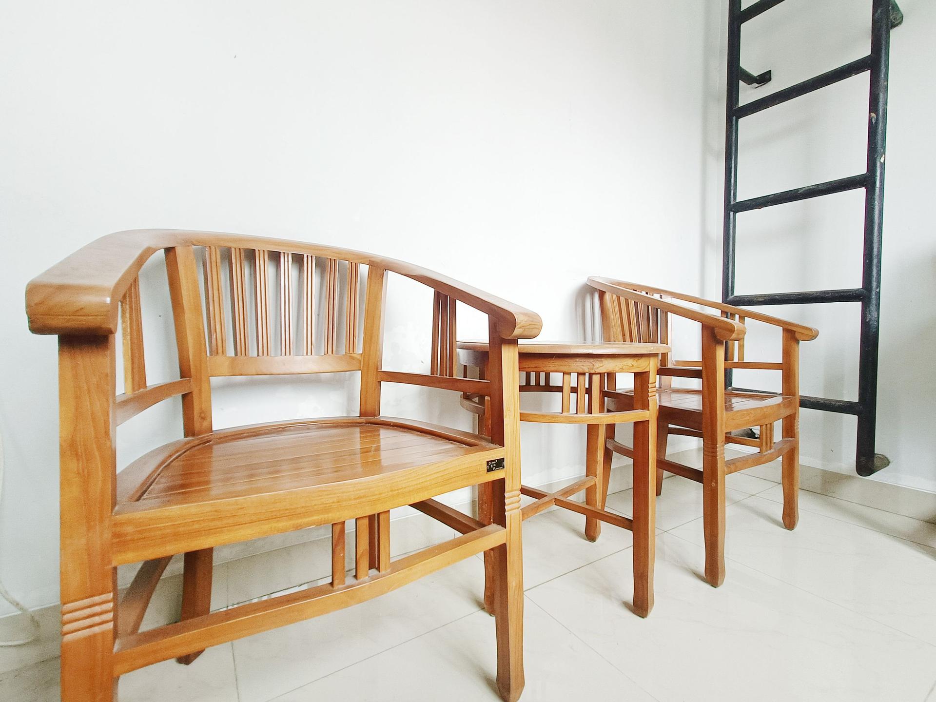 https://images.rukita.co/buildings/building/e9e4eb00-572.jpg
