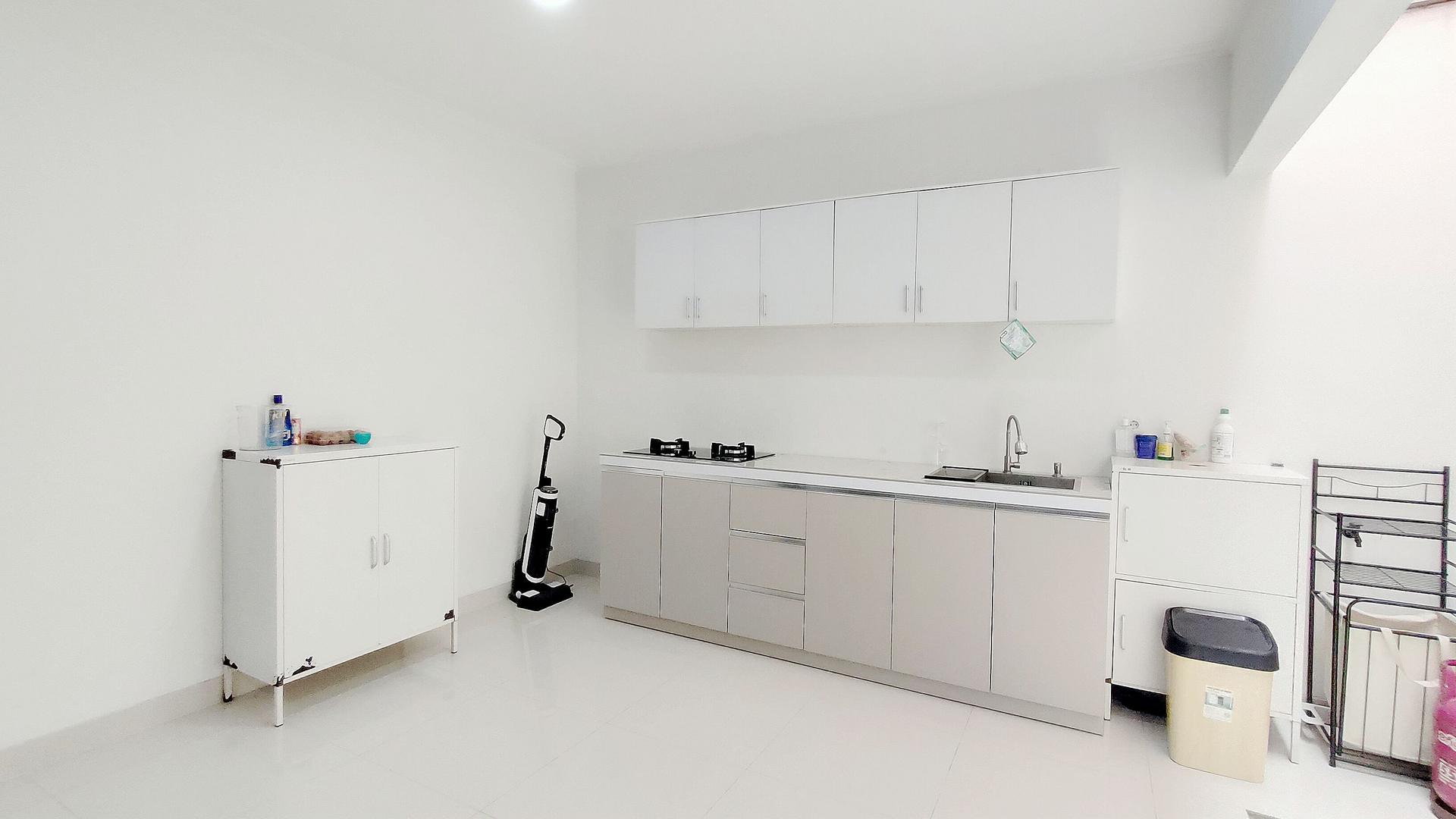https://images.rukita.co/buildings/building/ea40a534-a6b.jpg