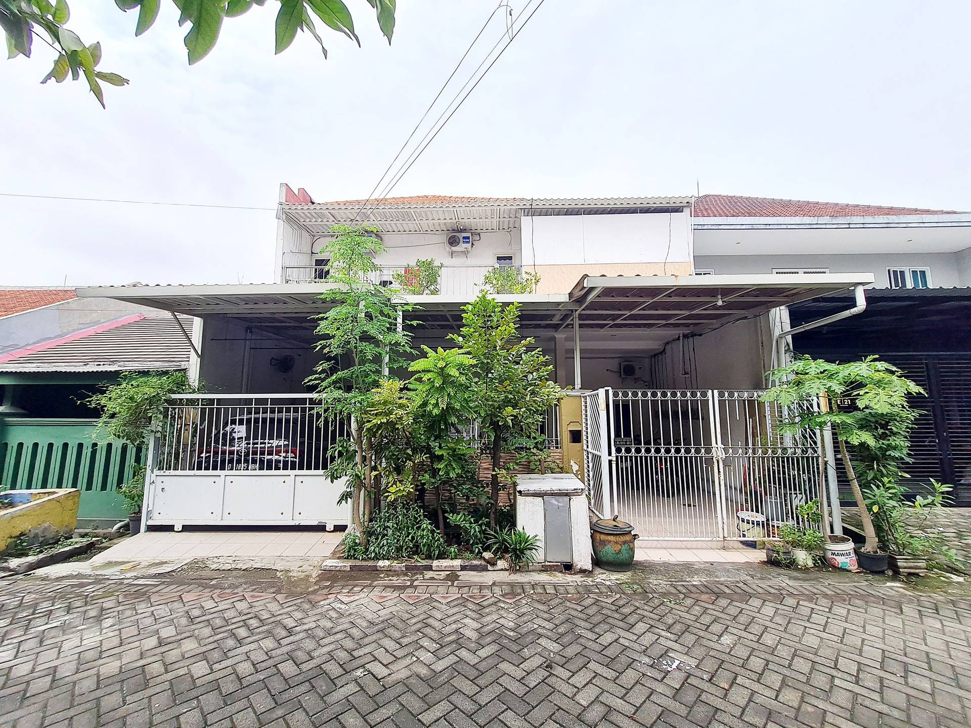 https://images.rukita.co/buildings/building/eb273f67-b9ca-4a7e-bd51-d4bf80a58c3a.jpg