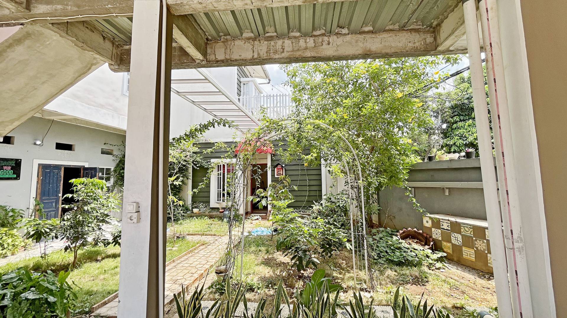 https://images.rukita.co/buildings/building/eb60cc00-6ed.jpg