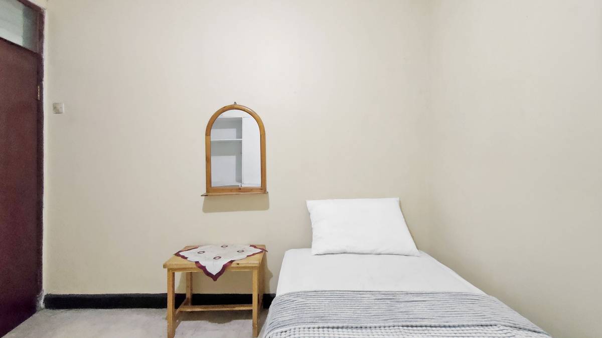 https://images.rukita.co/buildings/building/ebf76462-a1e.jpg