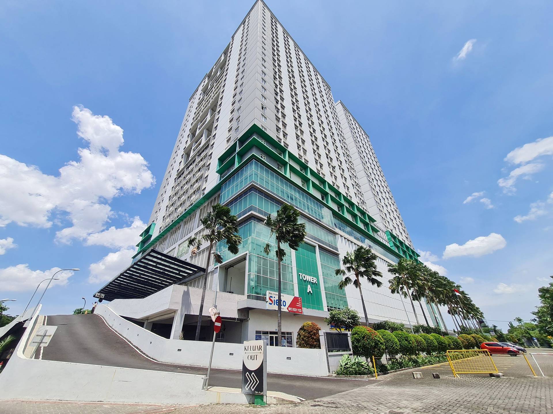 https://images.rukita.co/buildings/building/ed31b349-74f2-4e3d-98fe-fd1599d2192b.jpg