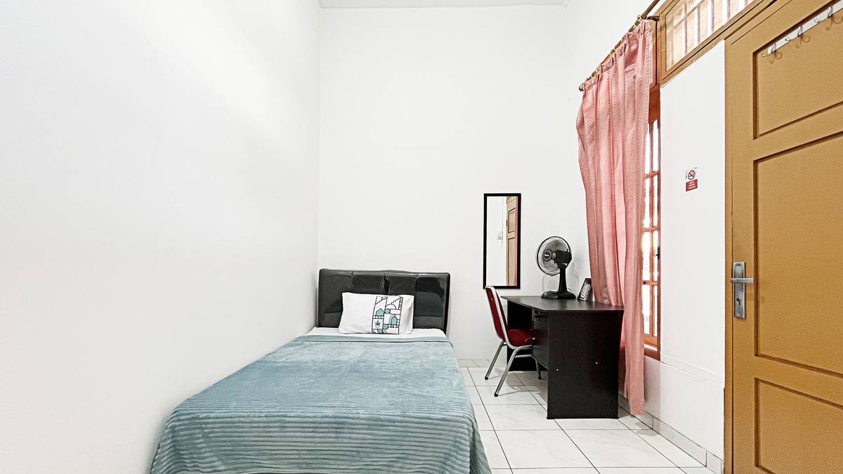 https://images.rukita.co/buildings/building/edabc601-d0e.jpg