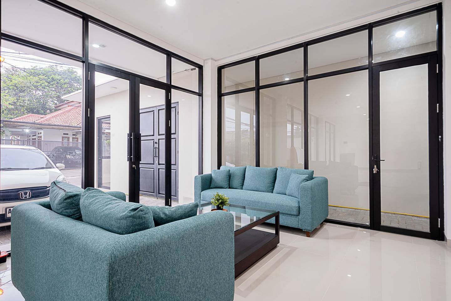 https://images.rukita.co/buildings/building/ee8d9d26-ed4.jpg