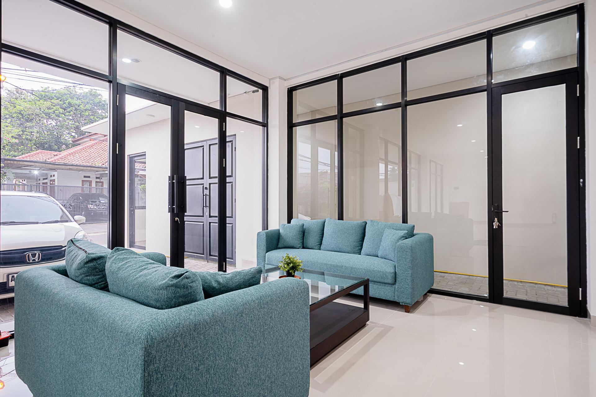 https://images.rukita.co/buildings/building/ee8d9d26-ed4.jpg