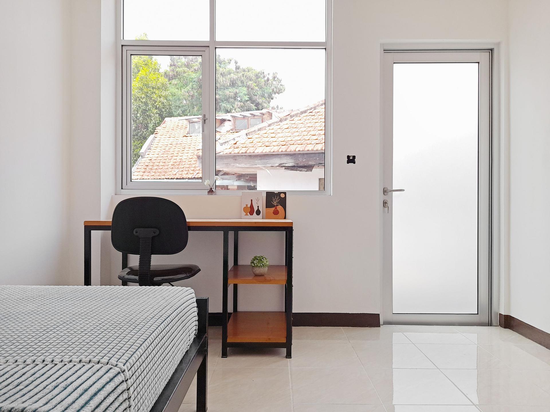 https://images.rukita.co/buildings/building/ef3383ec-b21.jpg