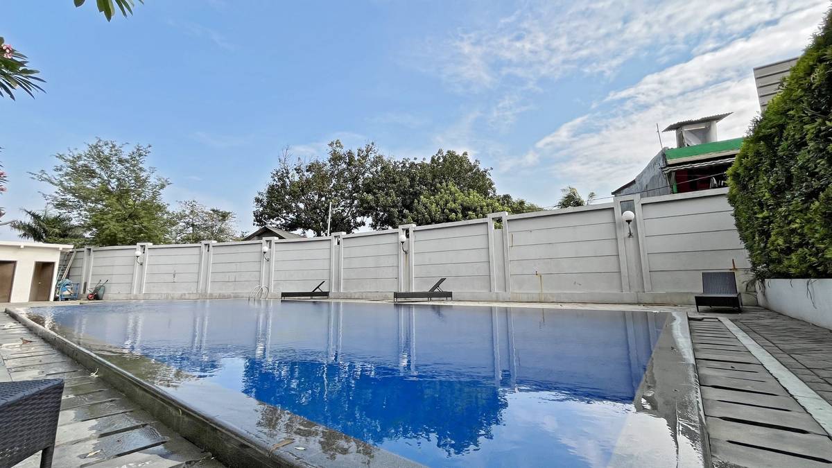 https://images.rukita.co/buildings/building/ef71ff29-bd7.jpg