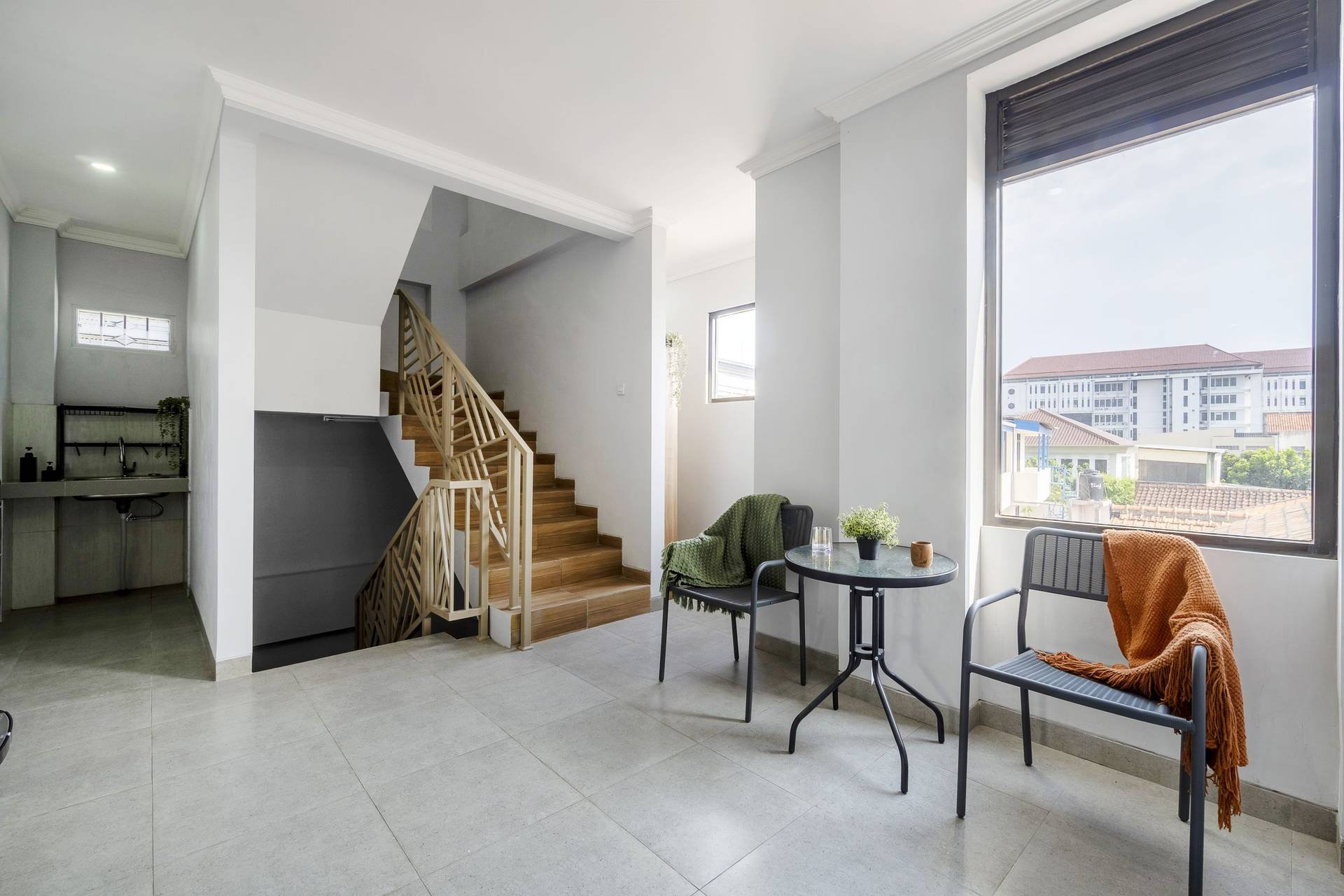 https://images.rukita.co/buildings/building/f01386ed-200d-4a46-9236-0076c133eaae.jpg