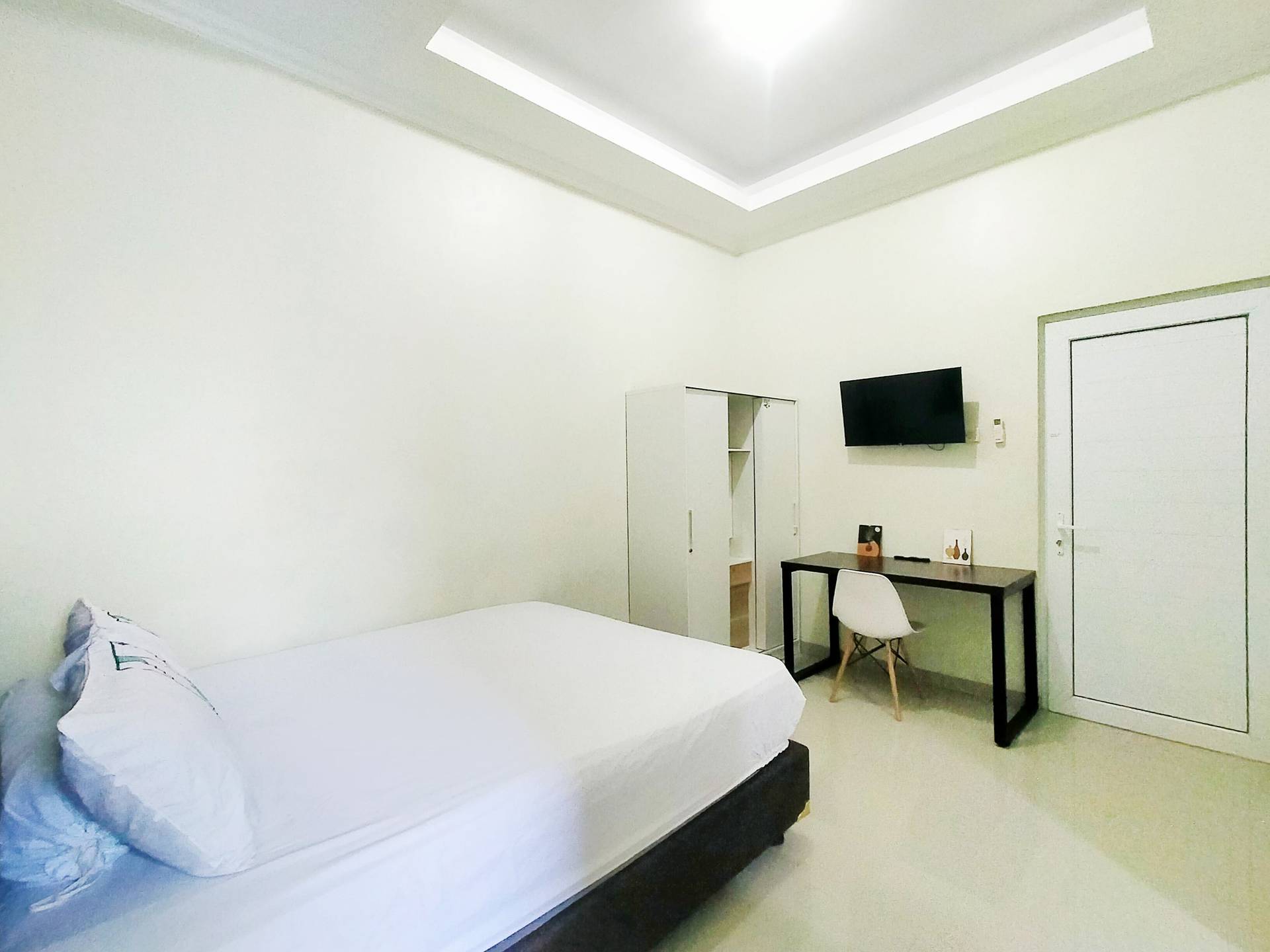 https://images.rukita.co/buildings/building/f04535c0-955e-4cbd-b343-04f41f24139c.jpg