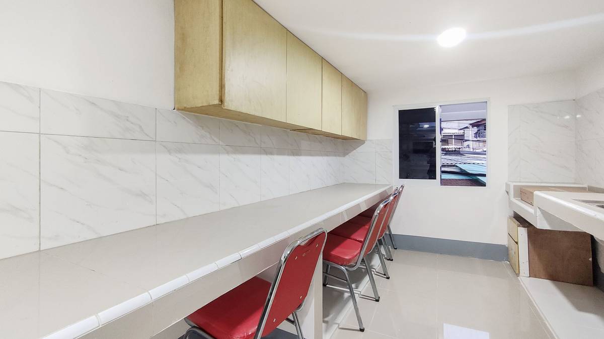 https://images.rukita.co/buildings/building/f052b57f-4a14-43d4-87f9-9fdf520bcde8.jpg
