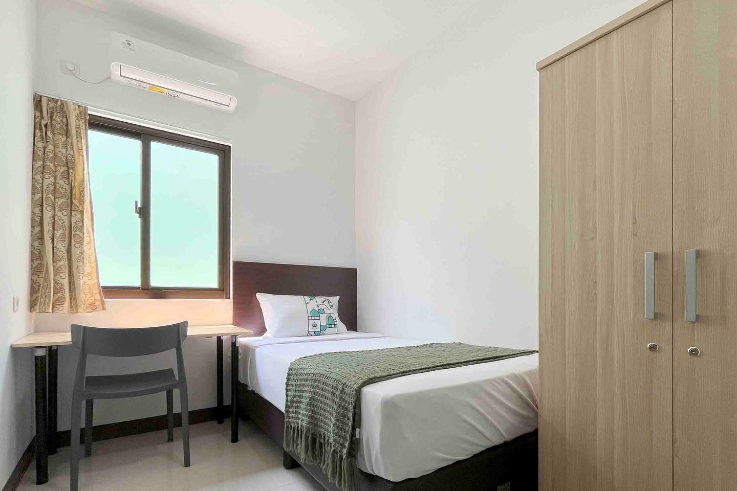 Foto Rukita Unit Palem Seven Kost Petukangan