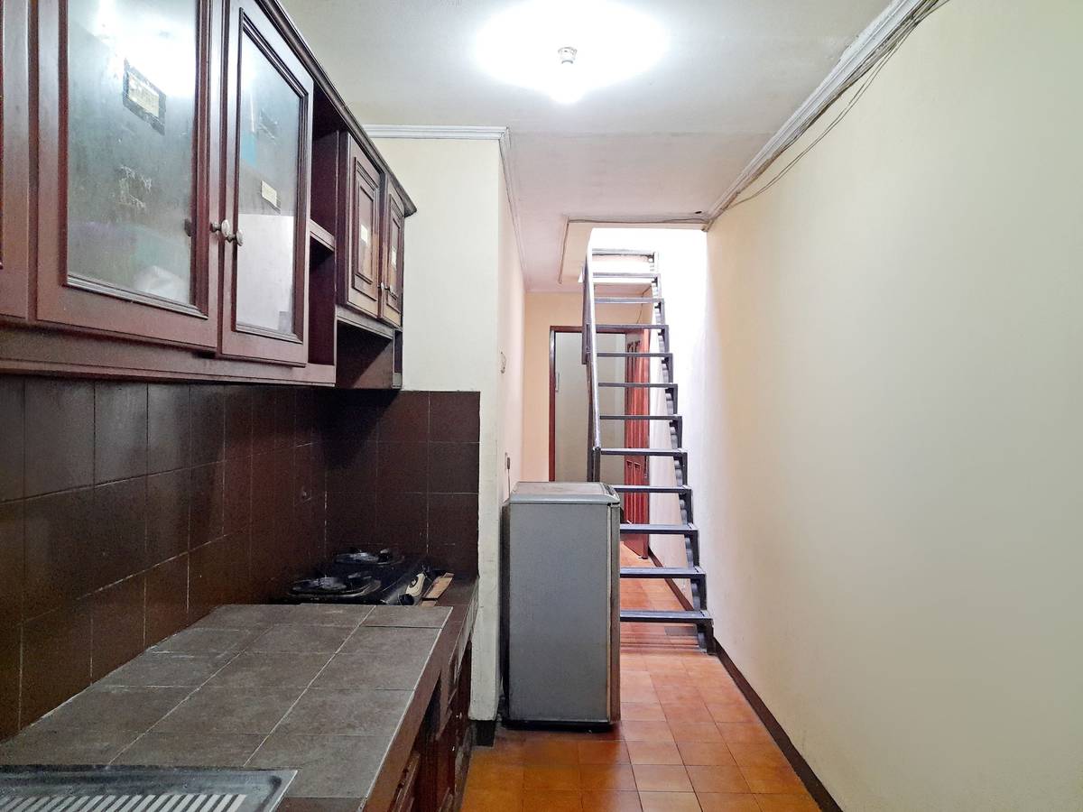 https://images.rukita.co/buildings/building/f1edad81-0d0.jpg