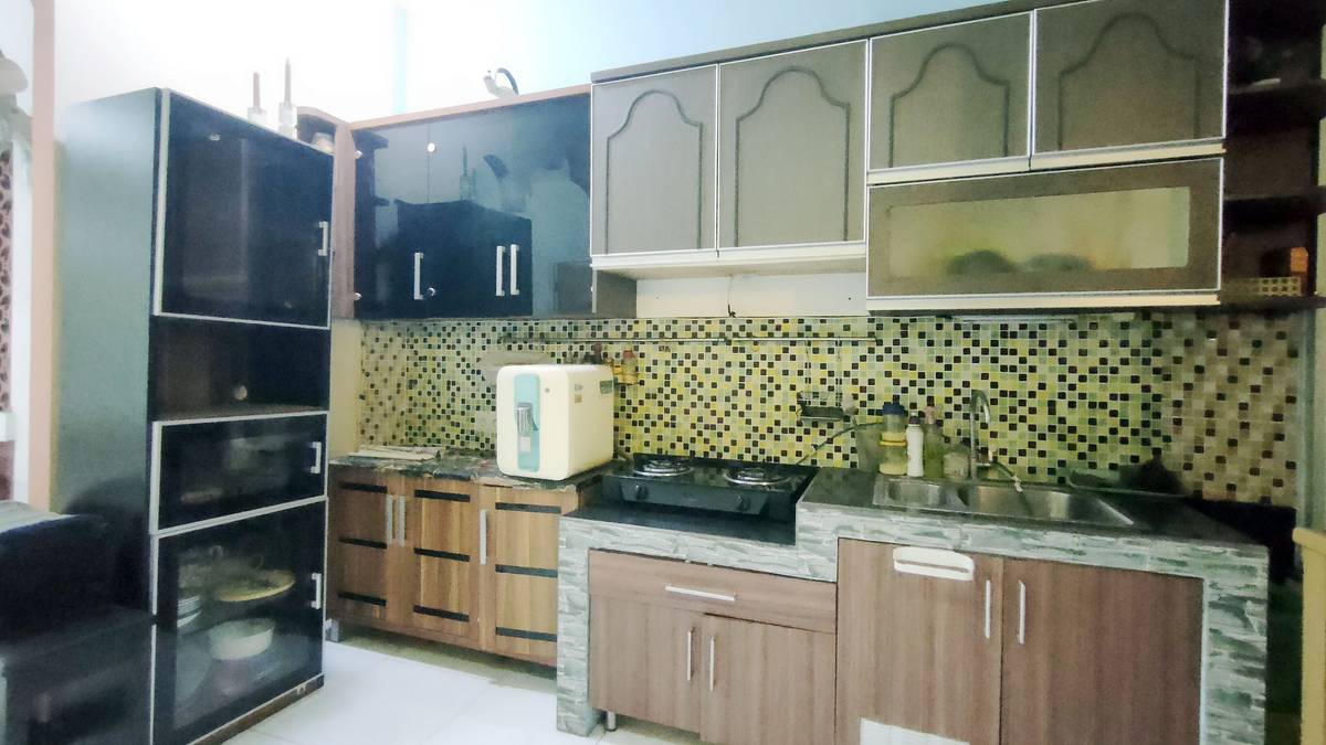 https://images.rukita.co/buildings/building/f271035b-4a7.jpg