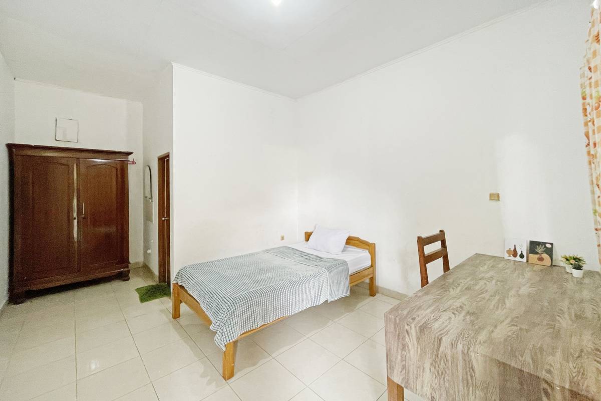 https://images.rukita.co/buildings/building/f3e16711-345.jpg